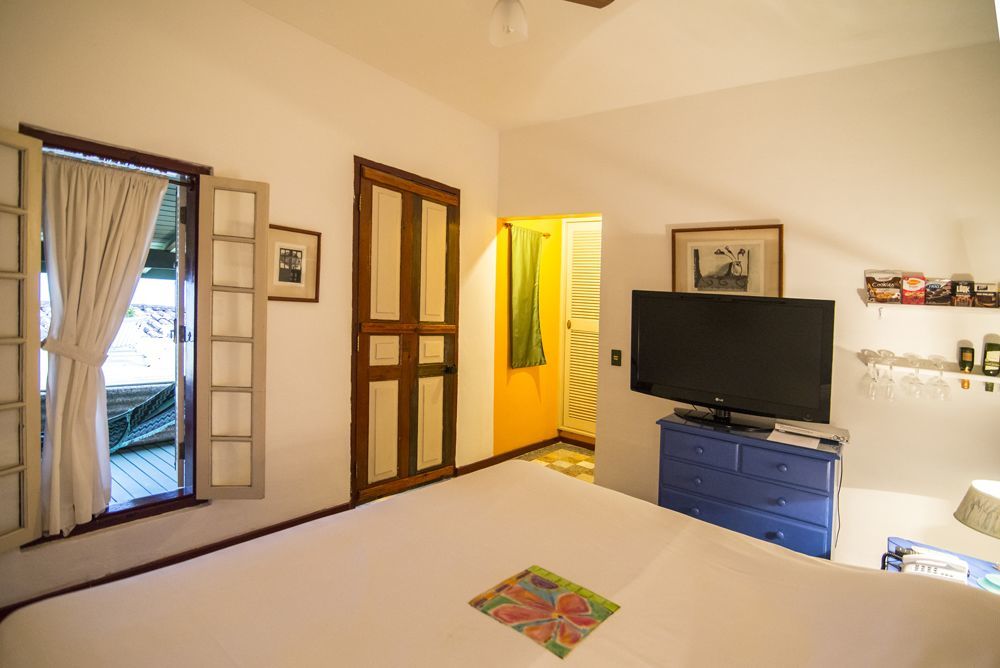 Hotel Pousada Maison Joly Ilhabela Esterno foto